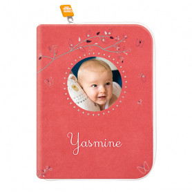 Protège carnet de santé avec prénom brodé photo - Corail