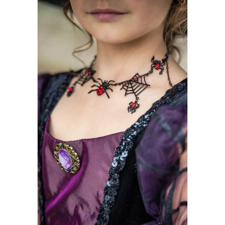 Spider Web Necklace – Elegant and spooky Halloween jewelry